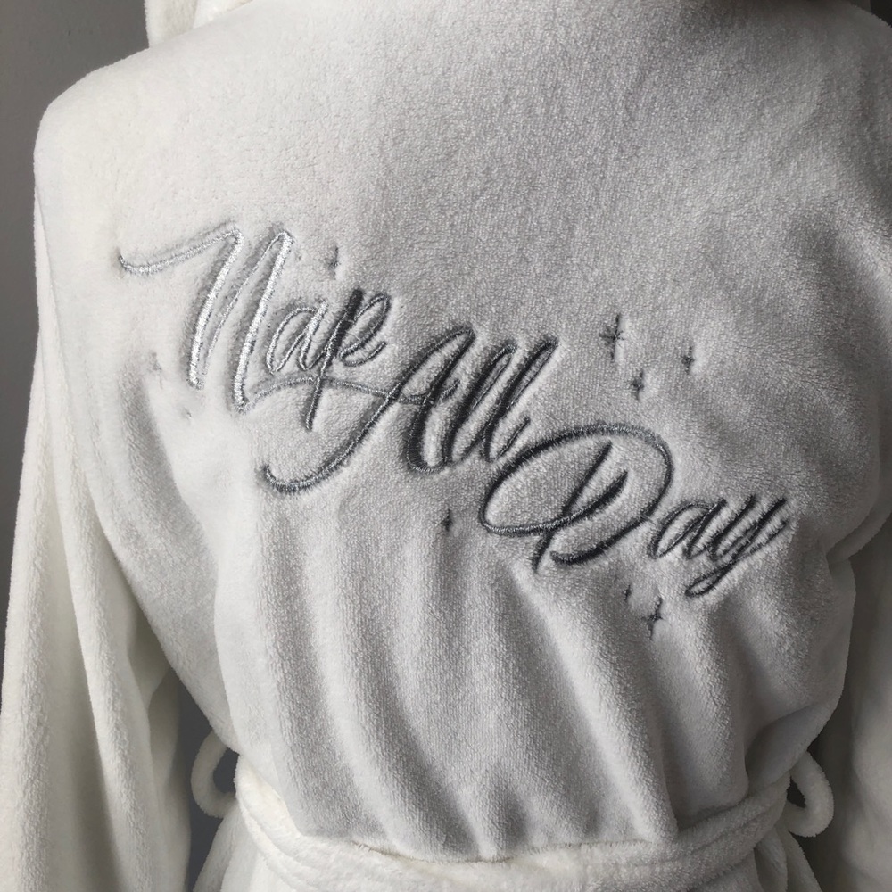 NWOT Garage Hooded Robe - Picture 4 of 5